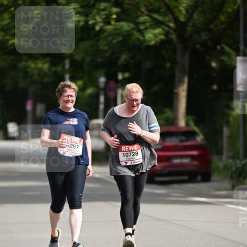15.06.2025 - REWE Women's Run Dr. Thomas Lammeyer http://msf.ph/oto/7973341 15.06.2025 10:03:55 Laufen 297, 10728 meine-sportfotos.de