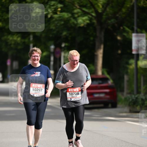 15.06.2025 - REWE Women's Run Dr. Thomas Lammeyer http://msf.ph/oto/7973349 15.06.2025 10:03:55 Laufen 10297, 10728 meine-sportfotos.de