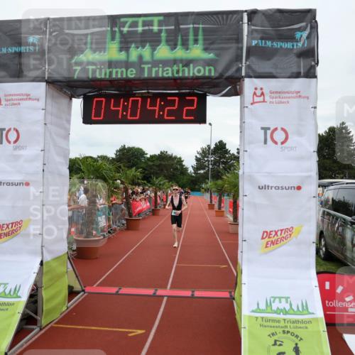 15.06.2025 - 7 Türme Triathlon Michael Strokosch http://msf.ph/oto/7973356 15.06.2025 14:04:22 Ziel 605 meine-sportfotos.de