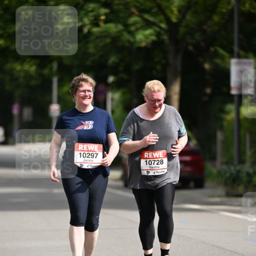 15.06.2025 - REWE Women's Run Dr. Thomas Lammeyer http://msf.ph/oto/7973376 15.06.2025 10:03:56 Laufen 10297, 10728 meine-sportfotos.de
