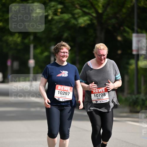 15.06.2025 - REWE Women's Run Dr. Thomas Lammeyer http://msf.ph/oto/7973400 15.06.2025 10:03:57 Laufen 10297, 10728 meine-sportfotos.de
