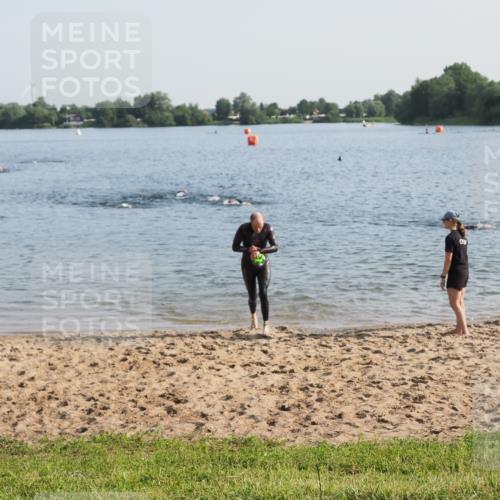 21.06.2025 - 27. Vierlanden-Triathlon MichiJ http://msf.ph/oto/7973433 15.06.2026 08:37:12 Schwimmen 187 meine-sportfotos.de