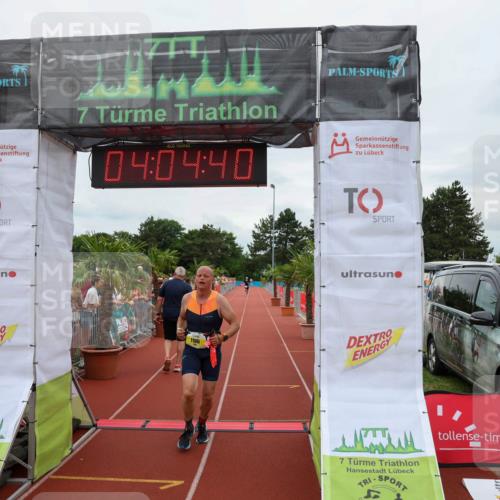 15.06.2025 - 7 Türme Triathlon Michael Strokosch http://msf.ph/oto/7973441 15.06.2025 14:04:40 Ziel 1106 meine-sportfotos.de