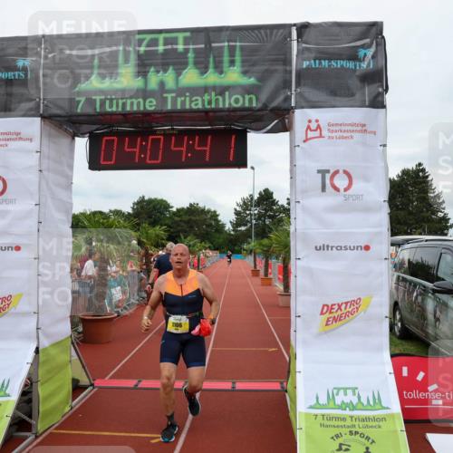 15.06.2025 - 7 Türme Triathlon Michael Strokosch http://msf.ph/oto/7973446 15.06.2025 14:04:40 Ziel 1106 meine-sportfotos.de