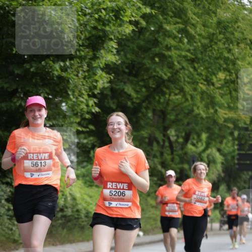 15.06.2025 - REWE Women's Run Jannik Wohlers http://msf.ph/oto/7973447 15.06.2025 10:08:06 Laufen 5613, 5206, 5582 meine-sportfotos.de