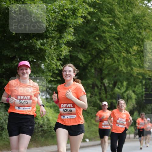 15.06.2025 - REWE Women's Run Jannik Wohlers http://msf.ph/oto/7973453 15.06.2025 10:08:06 Laufen 5613, 5206, 5582 meine-sportfotos.de