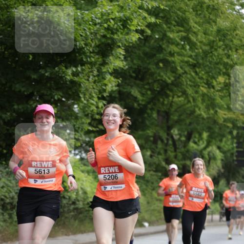 15.06.2025 - REWE Women's Run Jannik Wohlers http://msf.ph/oto/7973457 15.06.2025 10:08:06 Laufen 5613, 5206, 5582 meine-sportfotos.de