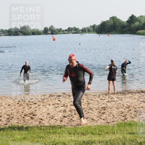 21.06.2025 - 27. Vierlanden-Triathlon MichiJ http://msf.ph/oto/7973508 15.06.2026 08:37:35 Schwimmen 9, 181 meine-sportfotos.de