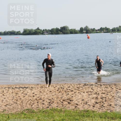 21.06.2025 - 27. Vierlanden-Triathlon MichiJ http://msf.ph/oto/7973561 15.06.2026 08:37:39 Schwimmen 9, 73, 180, 181 meine-sportfotos.de