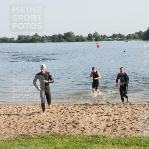 21.06.2025 - 27. Vierlanden-Triathlon MichiJ http://msf.ph/oto/7973565 15.06.2026 08:37:41 Schwimmen 9, 73, 180, 181 meine-sportfotos.de