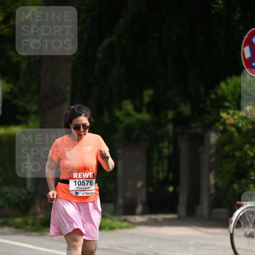 15.06.2025 - REWE Women's Run Dr. Thomas Lammeyer http://msf.ph/oto/7973572 15.06.2025 10:04:55 Laufen 10576 meine-sportfotos.de