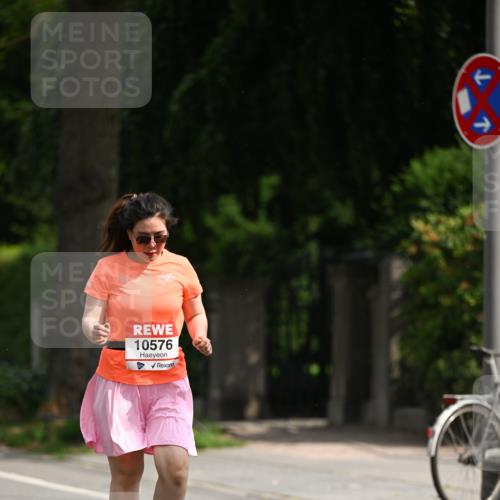 15.06.2025 - REWE Women's Run Dr. Thomas Lammeyer http://msf.ph/oto/7973575 15.06.2025 10:04:55 Laufen 10576 meine-sportfotos.de