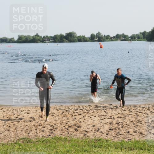 21.06.2025 - 27. Vierlanden-Triathlon MichiJ http://msf.ph/oto/7973578 15.06.2026 08:37:41 Schwimmen 9, 73, 180, 181 meine-sportfotos.de