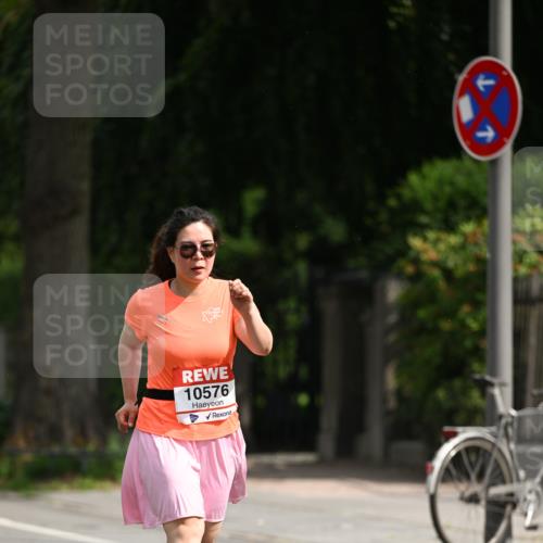 15.06.2025 - REWE Women's Run Dr. Thomas Lammeyer http://msf.ph/oto/7973595 15.06.2025 10:04:56 Laufen 10576 meine-sportfotos.de
