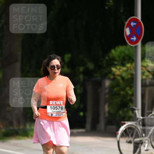 15.06.2025 - REWE Women's Run Dr. Thomas Lammeyer http://msf.ph/oto/7973600 15.06.2025 10:04:56 Laufen 10576 meine-sportfotos.de