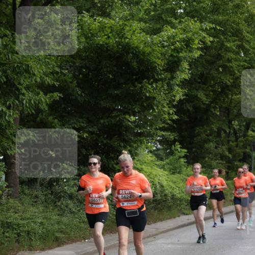 15.06.2025 - REWE Women's Run Jannik Wohlers http://msf.ph/oto/7973623 15.06.2025 10:08:24 Laufen 5624, 5651 meine-sportfotos.de