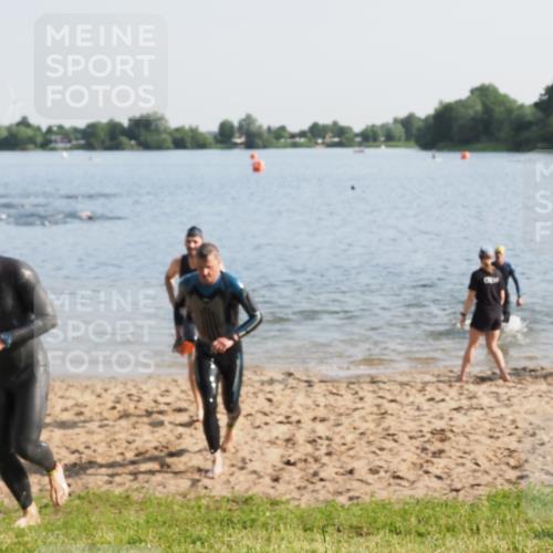 21.06.2025 - 27. Vierlanden-Triathlon MichiJ http://msf.ph/oto/7973630 15.06.2026 08:37:43 Schwimmen 9, 73, 171, 180, 181 meine-sportfotos.de