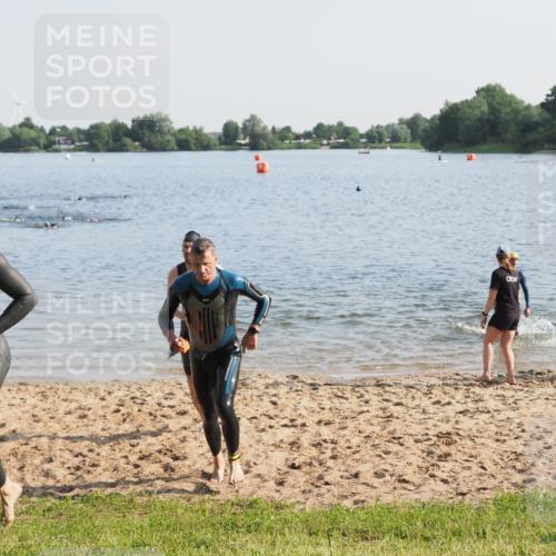 21.06.2025 - 27. Vierlanden-Triathlon MichiJ http://msf.ph/oto/7973639 15.06.2026 08:37:43 Schwimmen 9, 73, 171, 180, 181 meine-sportfotos.de