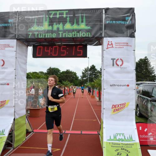 15.06.2025 - 7 Türme Triathlon Michael Strokosch http://msf.ph/oto/7973663 15.06.2025 14:05:14 Ziel 465, 1097 meine-sportfotos.de