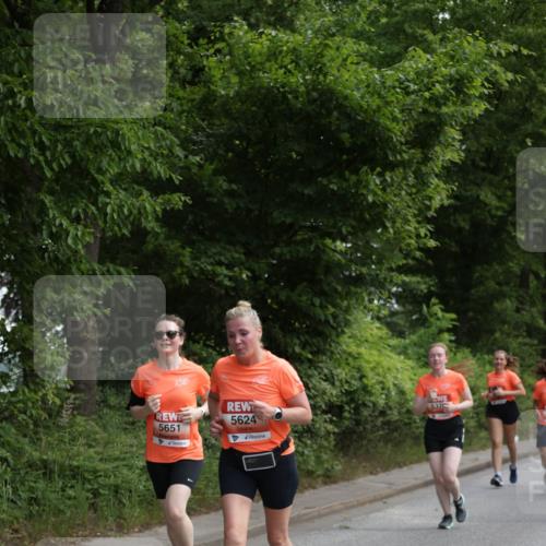 15.06.2025 - REWE Women's Run Jannik Wohlers http://msf.ph/oto/7973674 15.06.2025 10:08:24 Laufen 5651, 5624 meine-sportfotos.de