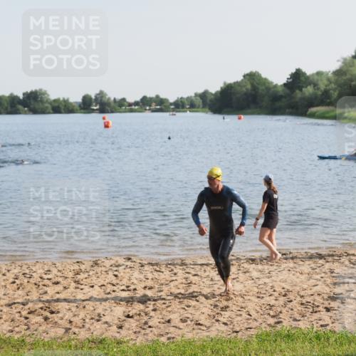 21.06.2025 - 27. Vierlanden-Triathlon MichiJ http://msf.ph/oto/7973694 15.06.2026 08:37:49 Schwimmen 73, 171, 180, 181 meine-sportfotos.de