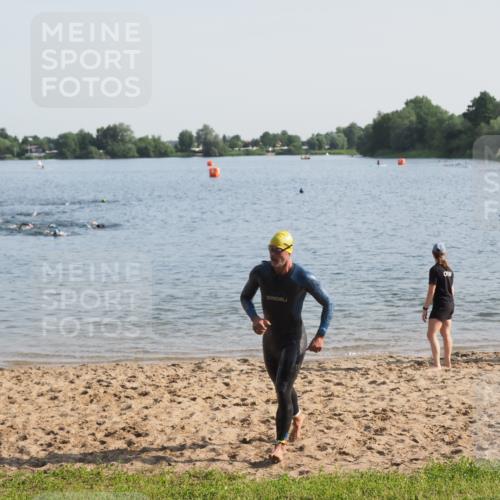 21.06.2025 - 27. Vierlanden-Triathlon MichiJ http://msf.ph/oto/7973711 15.06.2026 08:37:50 Schwimmen 73, 171, 180, 181 meine-sportfotos.de