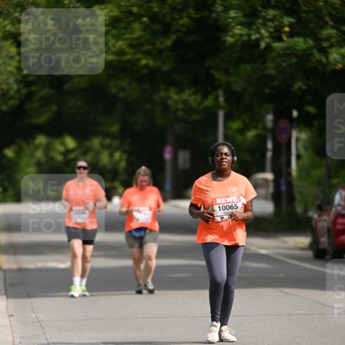 15.06.2025 - REWE Women's Run Dr. Thomas Lammeyer http://msf.ph/oto/7973749 15.06.2025 10:05:40 Laufen 10065 meine-sportfotos.de