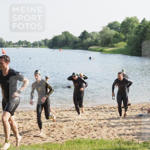 21.06.2025 - 27. Vierlanden-Triathlon MichiJ http://msf.ph/oto/7973770 15.06.2026 08:38:31 Schwimmen 27, 35, 45, 86, 126 meine-sportfotos.de