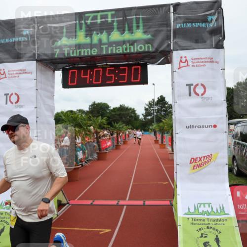 15.06.2025 - 7 Türme Triathlon Michael Strokosch http://msf.ph/oto/7973778 15.06.2025 14:05:29 Ziel 757, 1144 meine-sportfotos.de