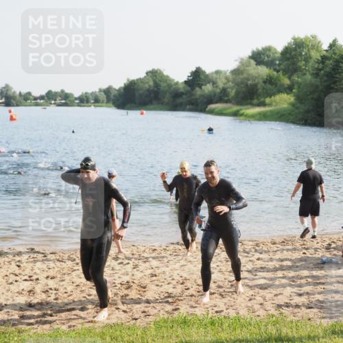 21.06.2025 - 27. Vierlanden-Triathlon MichiJ http://msf.ph/oto/7973812 15.06.2026 08:38:33 Schwimmen 27, 35, 45, 86, 126 meine-sportfotos.de