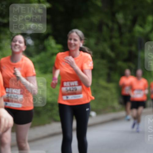 15.06.2025 - REWE Women's Run Jannik Wohlers http://msf.ph/oto/7973820 15.06.2025 10:08:34 Laufen 5429, 5430, 201 meine-sportfotos.de