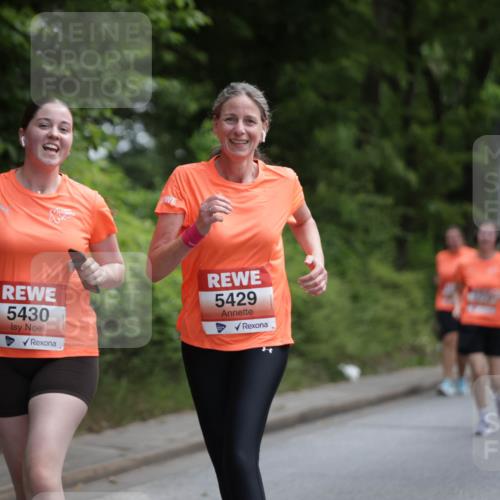 15.06.2025 - REWE Women's Run Jannik Wohlers http://msf.ph/oto/7973828 15.06.2025 10:08:35 Laufen 5430, 5429 meine-sportfotos.de