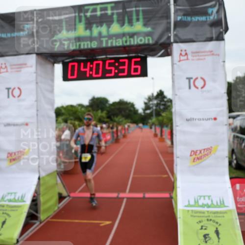 15.06.2025 - 7 Türme Triathlon Michael Strokosch http://msf.ph/oto/7973830 15.06.2025 14:05:36 Ziel 926, 1139, 1144 meine-sportfotos.de