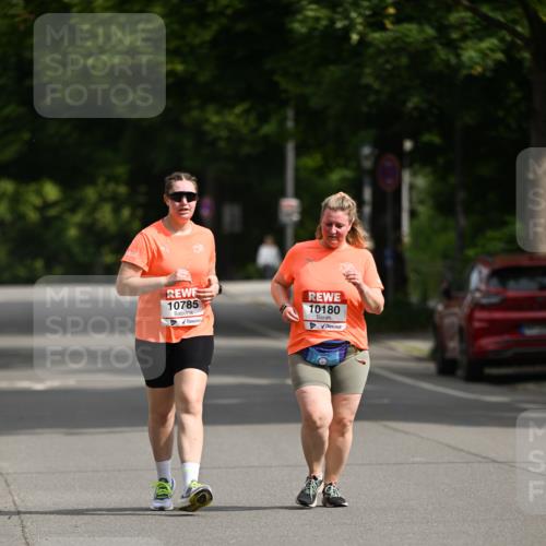 15.06.2025 - REWE Women's Run Dr. Thomas Lammeyer http://msf.ph/oto/7973907 15.06.2025 10:05:47 Laufen 10785, 10180 meine-sportfotos.de