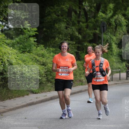 15.06.2025 - REWE Women's Run Jannik Wohlers http://msf.ph/oto/7973933 15.06.2025 10:08:38 Laufen 5229, 5524 meine-sportfotos.de