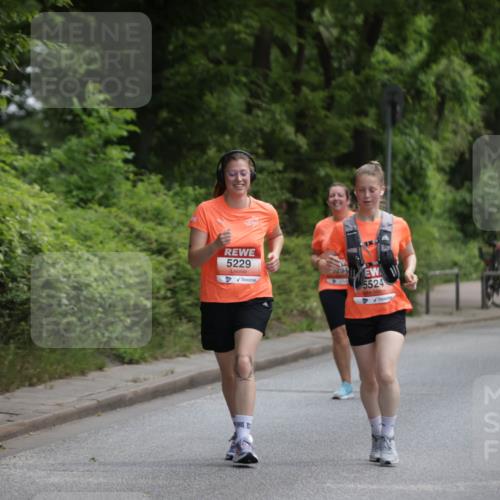 15.06.2025 - REWE Women's Run Jannik Wohlers http://msf.ph/oto/7973945 15.06.2025 10:08:38 Laufen 5229, 9294, 5524 meine-sportfotos.de