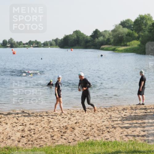 21.06.2025 - 27. Vierlanden-Triathlon MichiJ http://msf.ph/oto/7973948 15.06.2026 08:38:46 Schwimmen 2, 182 meine-sportfotos.de