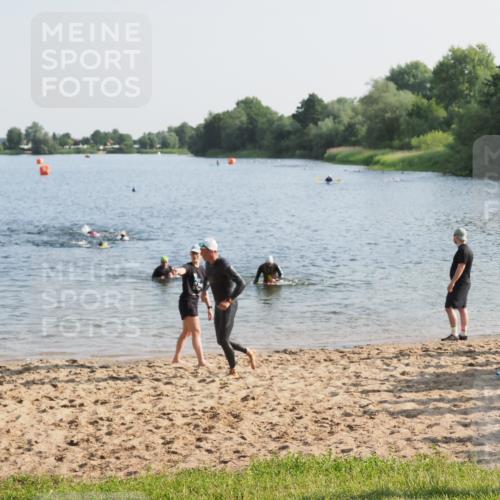 21.06.2025 - 27. Vierlanden-Triathlon MichiJ http://msf.ph/oto/7973961 15.06.2026 08:38:46 Schwimmen 2, 182 meine-sportfotos.de