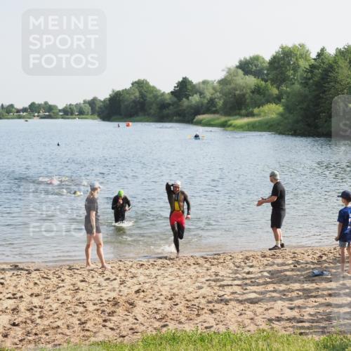 21.06.2025 - 27. Vierlanden-Triathlon MichiJ http://msf.ph/oto/7973966 15.06.2026 08:38:52 Schwimmen 94, 182 meine-sportfotos.de