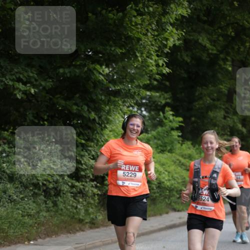 15.06.2025 - REWE Women's Run Jannik Wohlers http://msf.ph/oto/7973977 15.06.2025 10:08:40 Laufen 5229, 94, 5524, 1965 meine-sportfotos.de