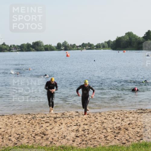 21.06.2025 - 27. Vierlanden-Triathlon MichiJ http://msf.ph/oto/7974116 15.06.2026 08:39:08 Schwimmen 77, 120, 165 meine-sportfotos.de