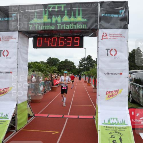 15.06.2025 - 7 Türme Triathlon Michael Strokosch http://msf.ph/oto/7974197 15.06.2025 14:06:39 Ziel 311, 1074 meine-sportfotos.de