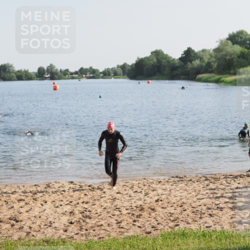 21.06.2025 - 27. Vierlanden-Triathlon MichiJ http://msf.ph/oto/7974227 15.06.2026 08:39:16 Schwimmen 120, 132, 165 meine-sportfotos.de