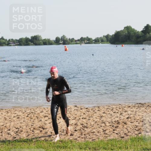 21.06.2025 - 27. Vierlanden-Triathlon MichiJ http://msf.ph/oto/7974262 15.06.2026 08:39:18 Schwimmen 120, 132, 165 meine-sportfotos.de