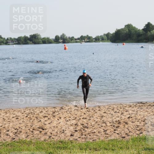 21.06.2025 - 27. Vierlanden-Triathlon MichiJ http://msf.ph/oto/7974279 15.06.2026 08:39:31 Schwimmen 168 meine-sportfotos.de