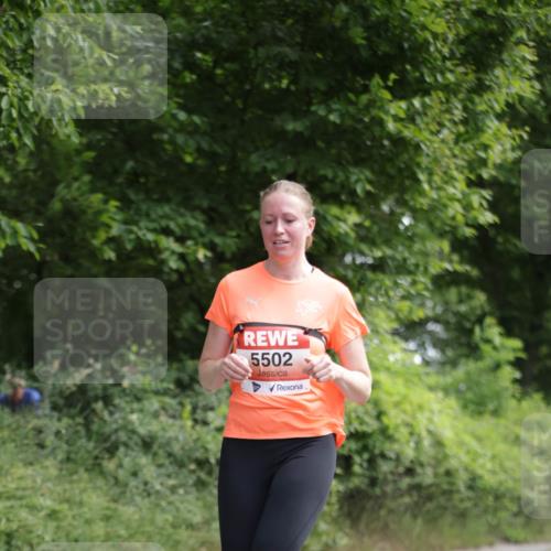 15.06.2025 - REWE Women's Run Jannik Wohlers http://msf.ph/oto/7974283 15.06.2025 10:09:02 Laufen 5502 meine-sportfotos.de