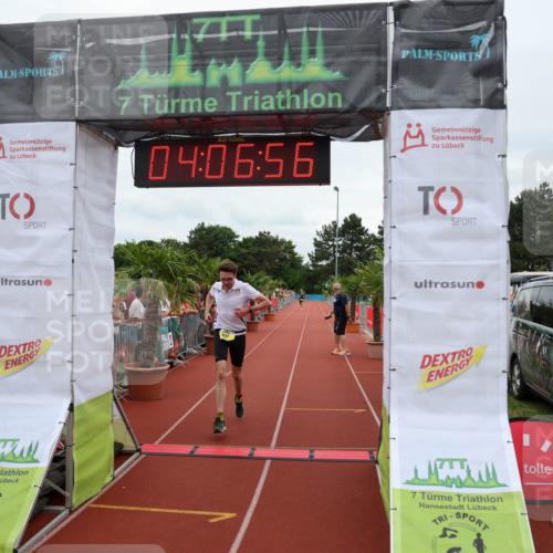 15.06.2025 - 7 Türme Triathlon Michael Strokosch http://msf.ph/oto/7974337 15.06.2025 14:06:56 Ziel 832, 928 meine-sportfotos.de