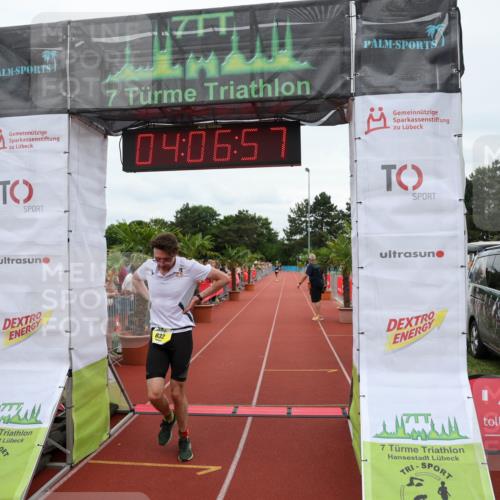 15.06.2025 - 7 Türme Triathlon Michael Strokosch http://msf.ph/oto/7974351 15.06.2025 14:06:57 Ziel 832, 928 meine-sportfotos.de