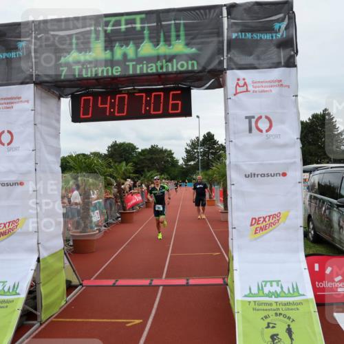 15.06.2025 - 7 Türme Triathlon Michael Strokosch http://msf.ph/oto/7974368 15.06.2025 14:07:06 Ziel 501 meine-sportfotos.de