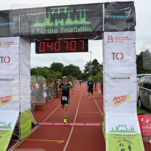 15.06.2025 - 7 Türme Triathlon Michael Strokosch http://msf.ph/oto/7974381 15.06.2025 14:07:06 Ziel 501 meine-sportfotos.de